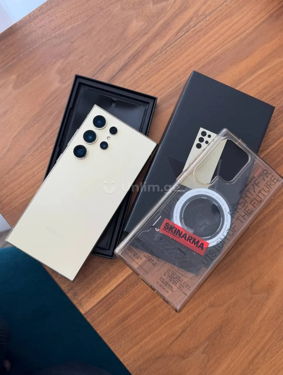 **Marshall Woburn III Bluetooth Speaker Cream.