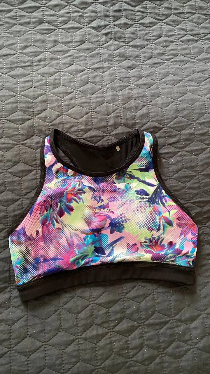 **Women's suit **for sports (fitness, yoga)