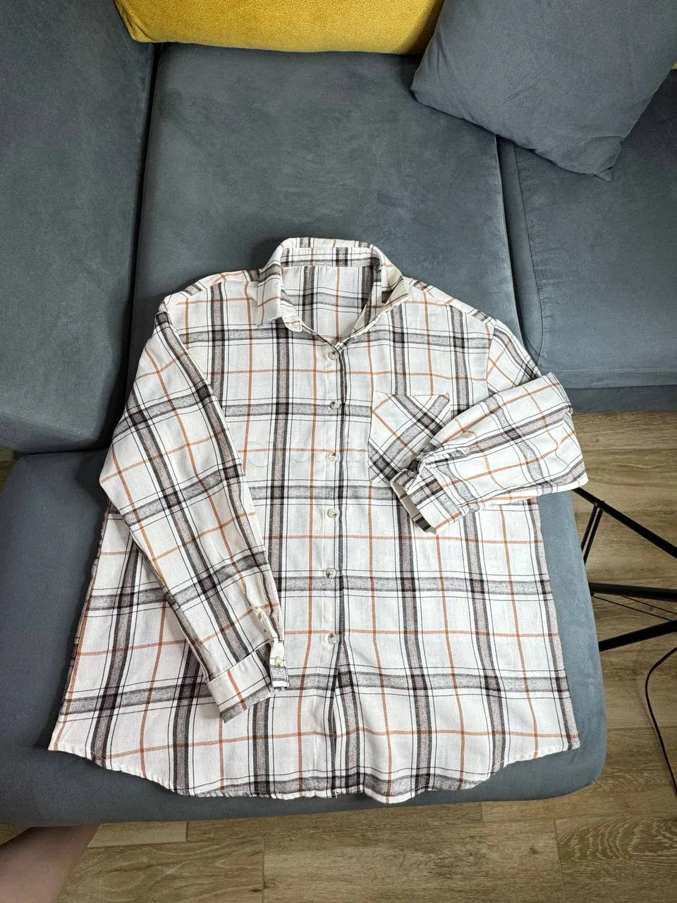 👚პერანგი

რამდენჯერმე ჩავიცვი
ზომა L-XL
სიგრძე