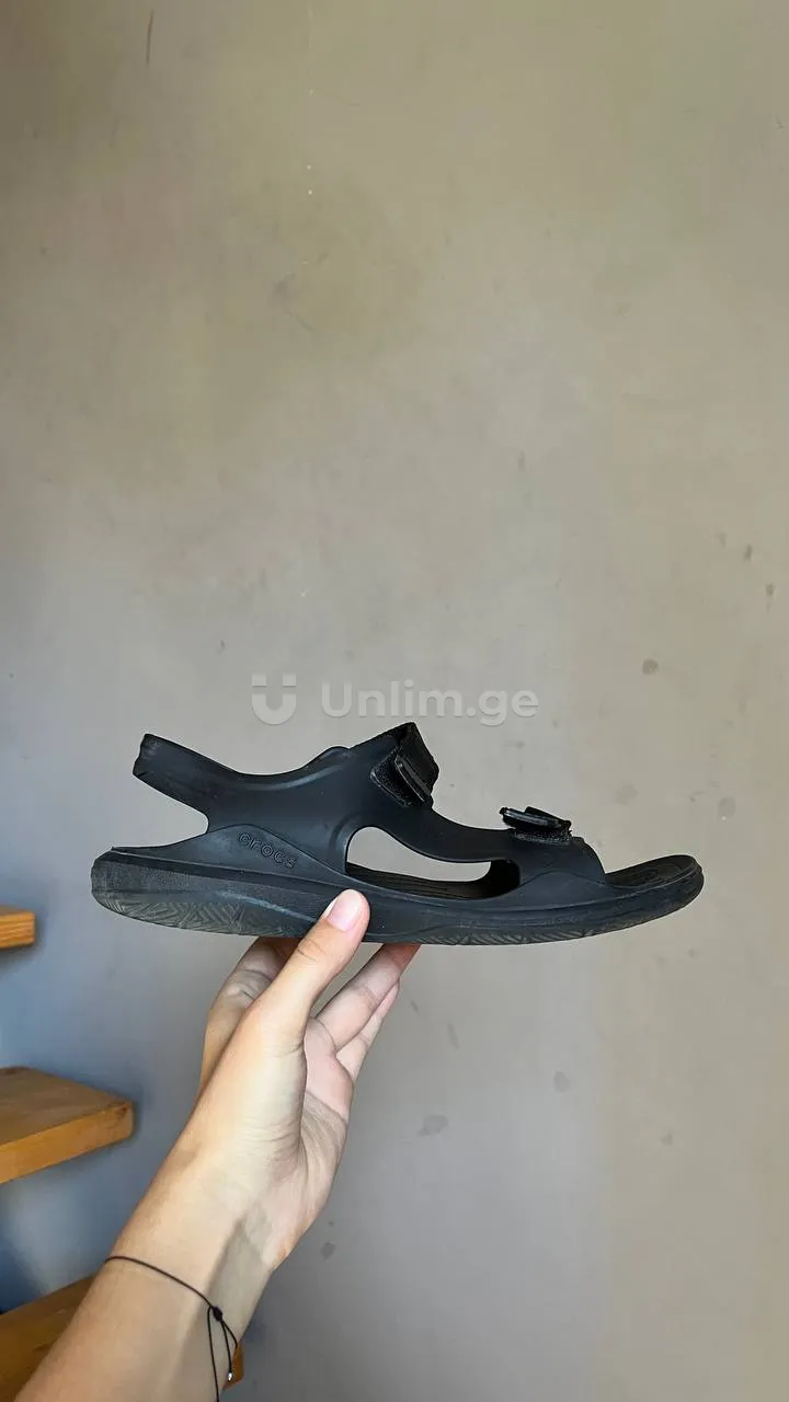 продаю __босоножки **Crocs** __
оригинальные,