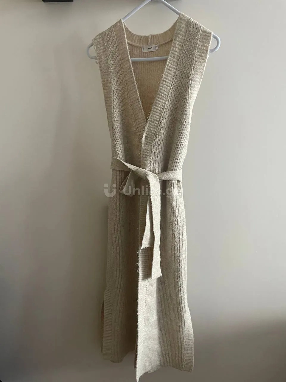 **The voluminous shortened Zara cardigan
